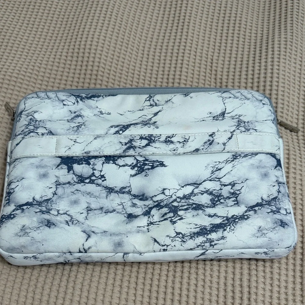 Marble Print Laptop Sleeve